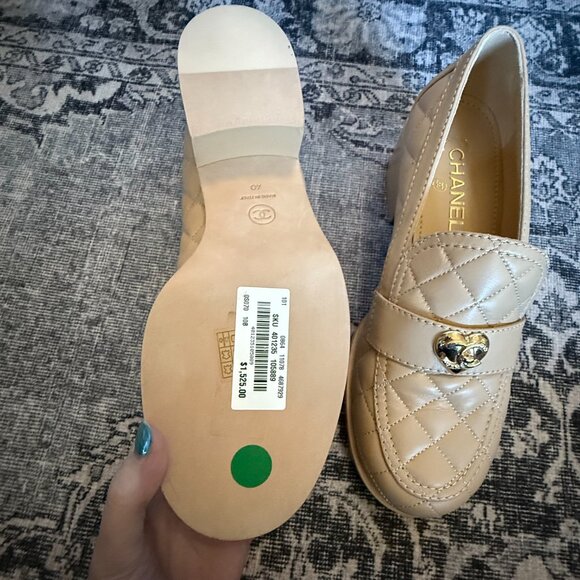 CHANEL Lambskin Quilted CC Heart Loafers in Beige size 40 - never worn - Picture 7 of 16